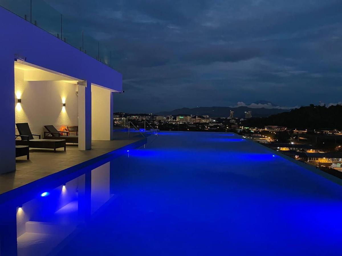 Queensland Suites At Aru Suites, Kota Kinabalu Buitenkant foto