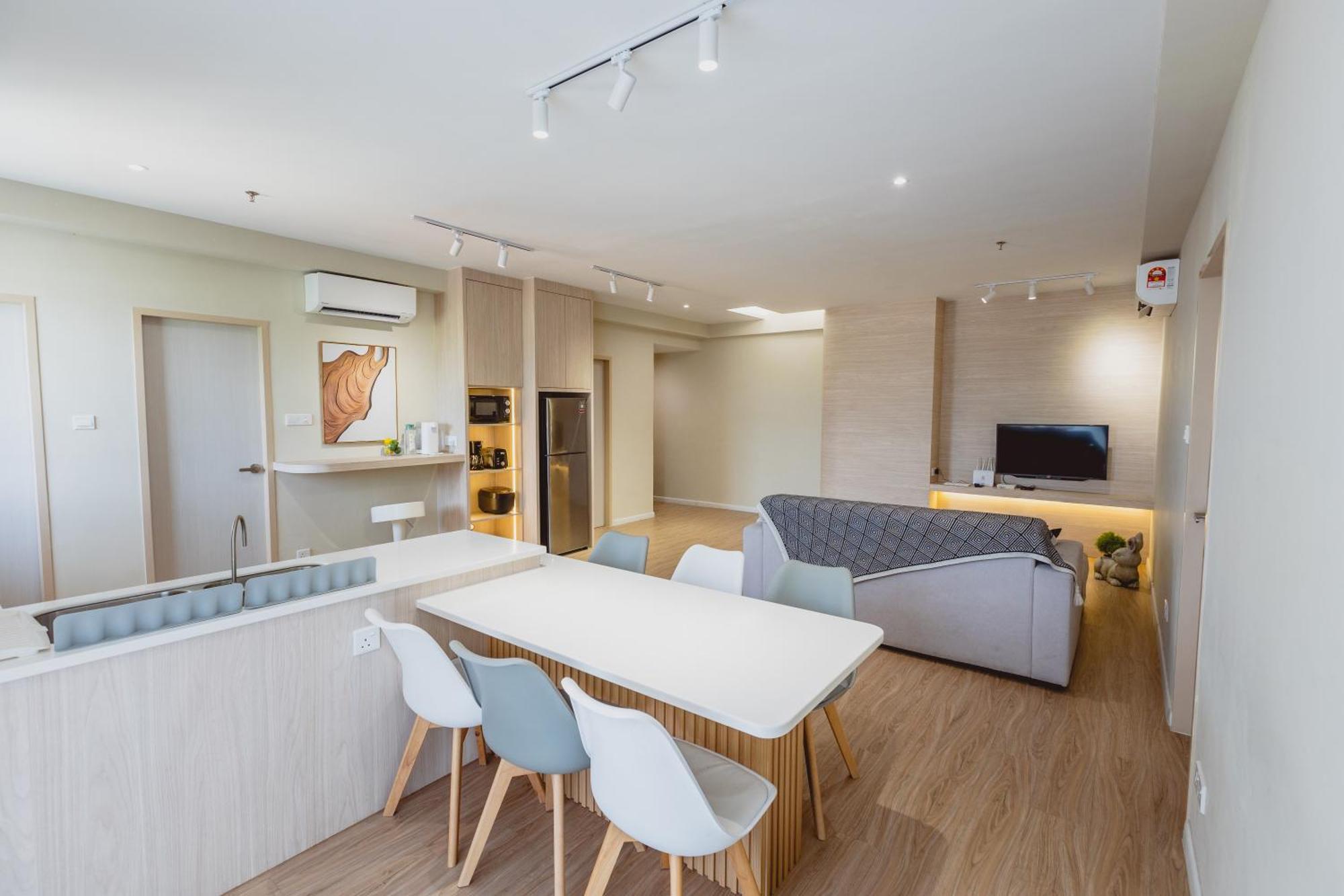 Queensland Suites At Aru Suites, Kota Kinabalu Buitenkant foto